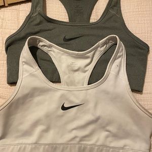 2 nike sports bras
